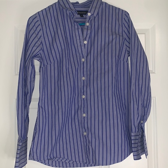 Banana Republic Tops - Banana Republic Womens Button up shirt size 6. Worn once